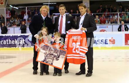 EBEL. Eishockey Bundesliga. KAC gegen Fehervar AV 19. Ehrung Kirk Furey. Krenn, Kirk Furey, Oliver Pilloni, Kinder. Klagenfurt, am 11.9.2015.
Foto: Kuess

---
pressefotos, pressefotografie, kuess, qs, qspictures, sport, bild, bilder, bilddatenbank