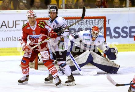 EBEL. Eishockey Bundesliga. KAC gegen Fehervar AV 19. Oliver Setzinger, (KAC), Kevin Wehrs, Miklos Rajna  (Alba Volan). Klagenfurt, am 11.9.2015.
Foto: Kuess

---
pressefotos, pressefotografie, kuess, qs, qspictures, sport, bild, bilder, bilddatenbank