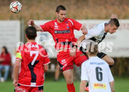 Fussball Kaerntner Liga. Kuehnsdorf gegen SAK.  Zoran Vukovic, (Kuehnsdorf), Patrick Lausegger  (SAK). Kuehnsdorf, am 12.9.2015.
Foto: Kuess
---
pressefotos, pressefotografie, kuess, qs, qspictures, sport, bild, bilder, bilddatenbank