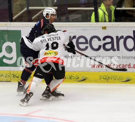 EBEL. Eishockey Bundesliga. EC VSV gegen Dornbirner Eishockey Club.  Miha Verlic,  (VSV), Dustin Sylvester (Dornbirn). Villach, am 12.9.2015.
Foto: Kuess 


---
pressefotos, pressefotografie, kuess, qs, qspictures, sport, bild, bilder, bilddatenbank