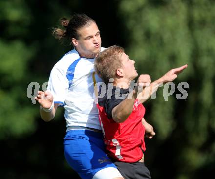 Fussball 1. KLasse D. Rueckersdorf gegen Klopeinersee. Adrian Jernej,  (Rueckersdorf), Markus Eberhard (Klopeinersee). Rueckersdorf, am 12.9.2015.
Foto: Kuess
---
pressefotos, pressefotografie, kuess, qs, qspictures, sport, bild, bilder, bilddatenbank