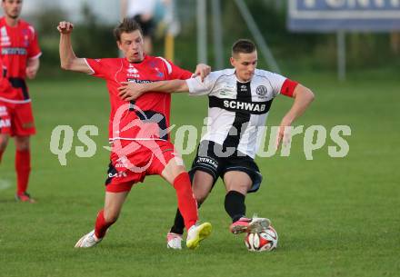 Fussball Kaerntner Liga. Kuehnsdorf gegen SAK.  Robert Matic,  (Kuehnsdorf), Nico Hrstic (SAK). Kuehnsdorf, am 12.9.2015.
Foto: Kuess
---
pressefotos, pressefotografie, kuess, qs, qspictures, sport, bild, bilder, bilddatenbank