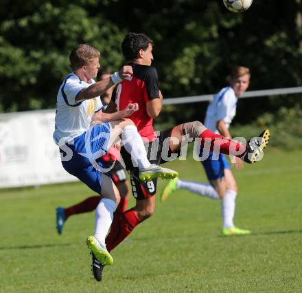 Fussball 1. KLasse D. Rueckersdorf gegen Klopeinersee. Thomas Hafner,  (Rueckersdorf), Philipp Bruncic (Klopeinersee). Rueckersdorf, am 12.9.2015.
Foto: Kuess
---
pressefotos, pressefotografie, kuess, qs, qspictures, sport, bild, bilder, bilddatenbank