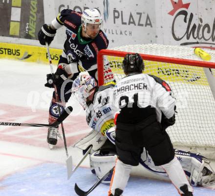 EBEL. Eishockey Bundesliga. EC VSV gegen Dornbirner Eishockey Club.  Eric Hunter,  (VSV), Florian Hardy (Dornbirn). Villach, am 12.9.2015.
Foto: Kuess 


---
pressefotos, pressefotografie, kuess, qs, qspictures, sport, bild, bilder, bilddatenbank