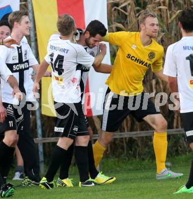 Fussball Kaerntner Liga. Kuehnsdorf gegen SAK.  Torjubel Christopher Sallinger (Kuehnsdorf). Kuehnsdorf, am 12.9.2015.
Foto: Kuess
---
pressefotos, pressefotografie, kuess, qs, qspictures, sport, bild, bilder, bilddatenbank