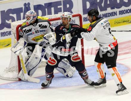 EBEL. Eishockey Bundesliga. EC VSV gegen Dornbirner Eishockey Club.  Eric Hunter,  (VSV), Florian Hardy, Jonathan DAversa (Dornbirn). Villach, am 12.9.2015.
Foto: Kuess 


---
pressefotos, pressefotografie, kuess, qs, qspictures, sport, bild, bilder, bilddatenbank