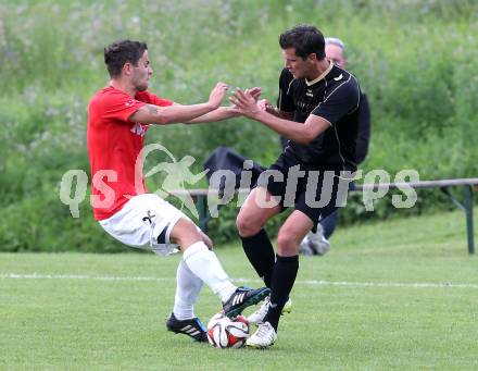 Fussball Kaerntner Liga. Koettmannsdorf gegen Gmuend. Christoph Pibal (Koettmannsdorf), Marco Moser (Gmuend). Koettmannsdorf, am 13.9.2015.
Foto: Kuess
---
pressefotos, pressefotografie, kuess, qs, qspictures, sport, bild, bilder, bilddatenbank