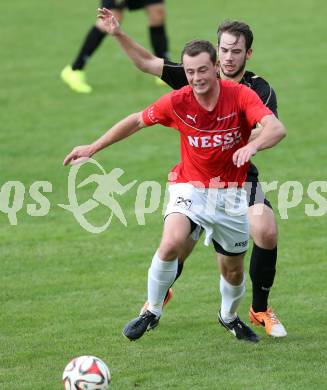 Fussball Kaerntner Liga. Koettmannsdorf gegen Gmuend. Christoph Hubert Habith(Koettmannsdorf), Kevin Krammer (Gmuend). Koettmannsdorf, am 13.9.2015.
Foto: Kuess
---
pressefotos, pressefotografie, kuess, qs, qspictures, sport, bild, bilder, bilddatenbank