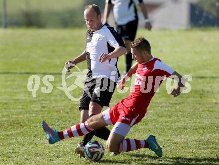 Fussball 2. Klasse E. SG HSV Haimburg/Diex gegen St. Andrae/Lav. 1b. Alexander Karner, (Haimburg/Diex), Pascal Robert Moertl (St. Andrae/Lav.). Diex, am 12.9.2015.
Foto: Kuess
---
pressefotos, pressefotografie, kuess, qs, qspictures, sport, bild, bilder, bilddatenbank