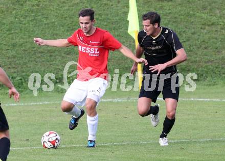 Fussball Kaerntner Liga. Koettmannsdorf gegen Gmuend. Christoph Pibal(Koettmannsdorf), Marco Moser (Gmuend). Koettmannsdorf, am 13.9.2015.
Foto: Kuess
---
pressefotos, pressefotografie, kuess, qs, qspictures, sport, bild, bilder, bilddatenbank