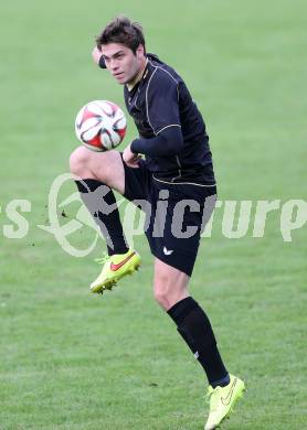 Fussball Kaerntner Liga. Koettmannsdorf gegen Gmuend. Stephan Borovnik(Koettmannsdorf). Koettmannsdorf, am 13.9.2015.
Foto: Kuess
---
pressefotos, pressefotografie, kuess, qs, qspictures, sport, bild, bilder, bilddatenbank