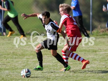 Fussball 2. Klasse E. SG HSV Haimburg/Diex gegen St. Andrae/Lav. 1b. Hannes Franz Sauerschnig,  (Haimburg/Diex), Fabian Tatschl (St. Andrae/Lav.). Diex, am 12.9.2015.
Foto: Kuess
---
pressefotos, pressefotografie, kuess, qs, qspictures, sport, bild, bilder, bilddatenbank