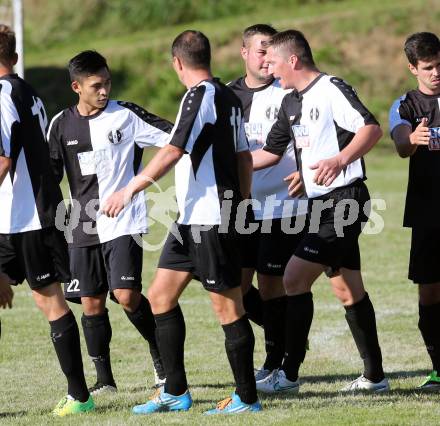 Fussball 2. Klasse E. SG HSV Haimburg/Diex gegen St. Andrae/Lav. 1b. Torjubel Haimburg/Diex. Diex, am 12.9.2015.
Foto: Kuess
---
pressefotos, pressefotografie, kuess, qs, qspictures, sport, bild, bilder, bilddatenbank