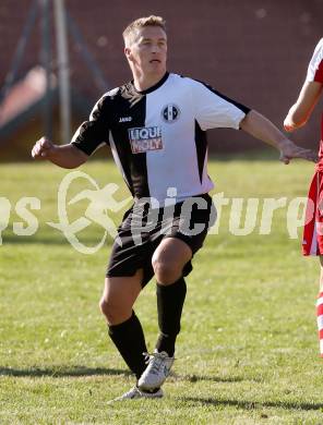 Fussball 2. Klasse E. SG HSV Haimburg/Diex gegen St. Andrae/Lav. 1b. Thomas Karl Elbe (Haimburg/Diex). Diex, am 12.9.2015.
Foto: Kuess
---
pressefotos, pressefotografie, kuess, qs, qspictures, sport, bild, bilder, bilddatenbank