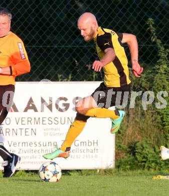 Fussball 1. Klasse D. Griffen gegen St. Margareten/Ros. Andreas Rapatz (Griffen). Griffen, am 12.9.2015.
Foto: Kuess
---
pressefotos, pressefotografie, kuess, qs, qspictures, sport, bild, bilder, bilddatenbank