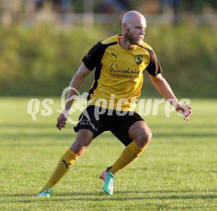 Fussball 1. Klasse D. Griffen gegen St. Margareten/Ros. Andreas Rapatz (Griffen). Griffen, am 12.9.2015.
Foto: Kuess
---
pressefotos, pressefotografie, kuess, qs, qspictures, sport, bild, bilder, bilddatenbank