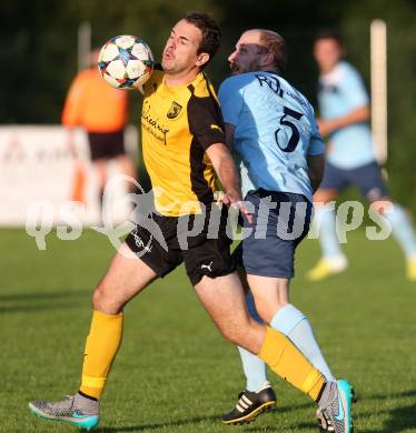 Fussball 1. Klasse D. Griffen gegen St. Margareten/Ros. Christoph Napetschnig,  (Griffen), Hannes Doujak (St. Margareten). Griffen, am 12.9.2015.
Foto: Kuess
---
pressefotos, pressefotografie, kuess, qs, qspictures, sport, bild, bilder, bilddatenbank