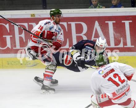 EBEL. Eishockey Bundesliga. EC VSV gegen HCB Suedtirol. Miha Verlic,  (VSV), Anton Bernard (Bozen). Villach, am 18.9.2015.
Foto: Kuess 


---
pressefotos, pressefotografie, kuess, qs, qspictures, sport, bild, bilder, bilddatenbank