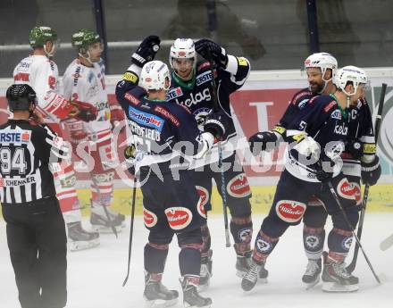 EBEL. Eishockey Bundesliga. EC VSV gegen HCB Suedtirol. Torjubel Miha Verlic, Rick Schofield, Gerhard Unterluggauer (VSV). Villach, am 18.9.2015.
Foto: Kuess 


---
pressefotos, pressefotografie, kuess, qs, qspictures, sport, bild, bilder, bilddatenbank