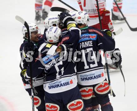 EBEL. Eishockey Bundesliga. EC VSV gegen HCB Suedtirol. Torjubel (VSV). Villach, am 18.9.2015.
Foto: Kuess 


---
pressefotos, pressefotografie, kuess, qs, qspictures, sport, bild, bilder, bilddatenbank