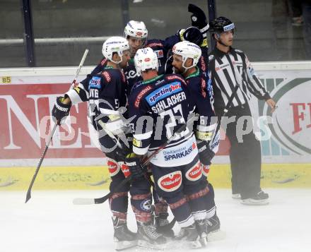 EBEL. Eishockey Bundesliga. EC VSV gegen HCB Suedtirol. Torjubel Miha Verlic,  Gerhard Unterluggauer (VSV). Villach, am 18.9.2015.
Foto: Kuess 


---
pressefotos, pressefotografie, kuess, qs, qspictures, sport, bild, bilder, bilddatenbank