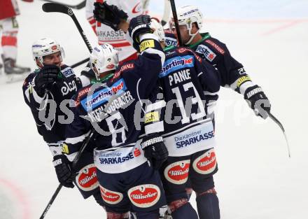 EBEL. Eishockey Bundesliga. EC VSV gegen HCB Suedtirol. Torjubel (VSV). Villach, am 18.9.2015.
Foto: Kuess 


---
pressefotos, pressefotografie, kuess, qs, qspictures, sport, bild, bilder, bilddatenbank