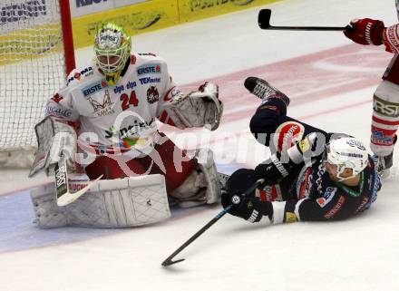 EBEL. Eishockey Bundesliga. EC VSV gegen HCB Suedtirol. Rick Schofield, (VSV), Jaroslav Huebl (Bozen). Villach, am 18.9.2015.
Foto: Kuess 


---
pressefotos, pressefotografie, kuess, qs, qspictures, sport, bild, bilder, bilddatenbank