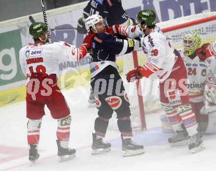 EBEL. Eishockey Bundesliga. EC VSV gegen HCB Suedtirol. Brock McBride,  (VSV), Brett Flemming, Anton Bernard (Bozen). Villach, am 18.9.2015.
Foto: Kuess 


---
pressefotos, pressefotografie, kuess, qs, qspictures, sport, bild, bilder, bilddatenbank