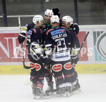 EBEL. Eishockey Bundesliga. EC VSV gegen HCB Suedtirol. Torjubel Miha Verlic,  Gerhard Unterluggauer (VSV). Villach, am 18.9.2015.
Foto: Kuess 


---
pressefotos, pressefotografie, kuess, qs, qspictures, sport, bild, bilder, bilddatenbank