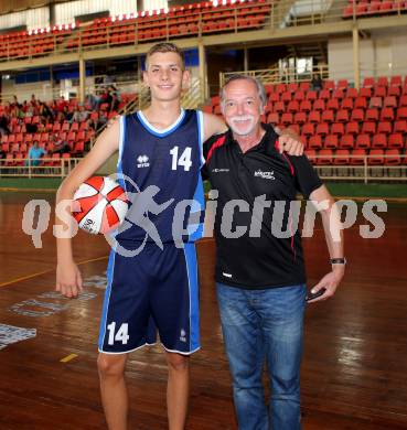 Spiele der Freundschaft.Basketball. Florian Ponholzer, Ivan Lukan. Bihac, Bosnien, am 19.9.2015.
Foto: Kuess
---
pressefotos, pressefotografie, kuess, qs, qspictures, sport, bild, bilder, bilddatenbank