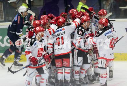 EBEL. Eishockey Bundesliga. EC VSV gegen HC TWK Innsbruck.  Jubel Innsbruck. Villach, am 25.9.2015.
Foto: Kuess 


---
pressefotos, pressefotografie, kuess, qs, qspictures, sport, bild, bilder, bilddatenbank