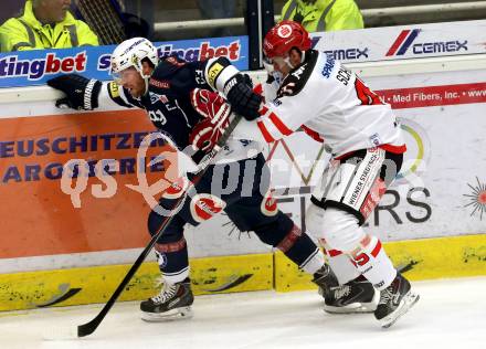 EBEL. Eishockey Bundesliga. EC VSV gegen HC TWK Innsbruck. Markus Schlacher, (VSV),  David Schuller (Innsbruck). Villach, am 25.9.2015.
Foto: Kuess 


---
pressefotos, pressefotografie, kuess, qs, qspictures, sport, bild, bilder, bilddatenbank