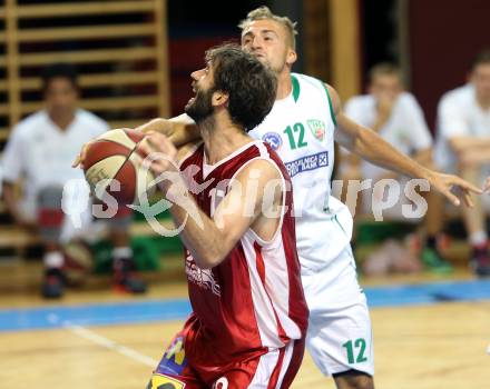 Basketball 2. Bundesliga. KOS Celovec gegen Chin Min Dragons St. Poelten.  Fabian Gallob,  (KOS), Denis Soldo (St. Poelten). Klagenfurt, am 26.9.2015.
Foto: Kuess
---
pressefotos, pressefotografie, kuess, qs, qspictures, sport, bild, bilder, bilddatenbank