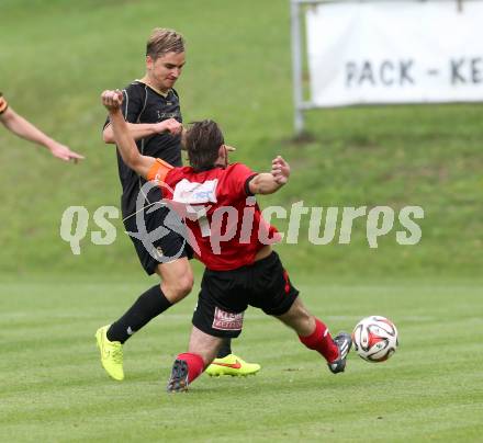 Fussball. Kaerntner Liga. Koettmannsdorf gegen Maria Saal. Peter Pucker (Koettmannsdorf), Roland Krenn (Maria Saal). Koettmannsdorf, 26.9.2015.
Foto: Kuess
---
pressefotos, pressefotografie, kuess, qs, qspictures, sport, bild, bilder, bilddatenbank