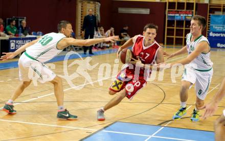 Basketball 2. Bundesliga. KOS Celovec gegen Chin Min Dragons St. Poelten.  Grega Mali, Andi Smrtnik,  (KOS), Martin Speiser (St. Poelten). Klagenfurt, am 26.9.2015.
Foto: Kuess
---
pressefotos, pressefotografie, kuess, qs, qspictures, sport, bild, bilder, bilddatenbank