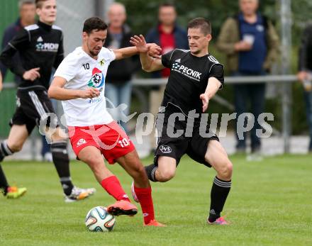 Fussball Unterliga Ost. St. Jakob/Rosental gegen Alpe Adria. Harald Ottowitz, (St. Jakob), Admir Hadzisulejmanovic (Alpe Adria). St. Jakob, am 26.9.2015.
Foto: Kuess
---
pressefotos, pressefotografie, kuess, qs, qspictures, sport, bild, bilder, bilddatenbank