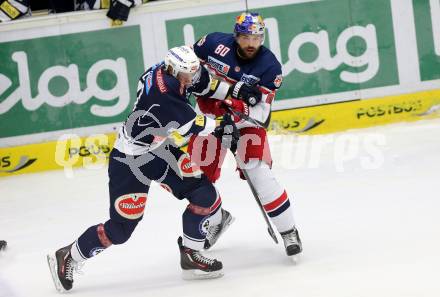 EBEL. Eishockey Bundesliga. EC VSV gegen EC Red Bull Salzburg. Valentin Leiler,  (VSV), Zdenek Kutlak (Salzburg). Villach, am 27.9.2015.
Foto: Kuess 


---
pressefotos, pressefotografie, kuess, qs, qspictures, sport, bild, bilder, bilddatenbank