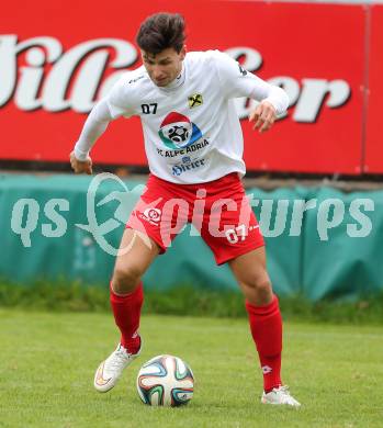 Fussball Unterliga Ost. St. Jakob/Rosental gegen Alpe Adria. Raphael Lamzari (Alpe Adria). St. Jakob, am 26.9.2015.
Foto: Kuess
---
pressefotos, pressefotografie, kuess, qs, qspictures, sport, bild, bilder, bilddatenbank