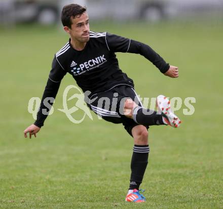 Fussball Unterliga Ost. St. Jakob/Rosental gegen Alpe Adria. Marco Koller (St. Jakob). St. Jakob, am 26.9.2015.
Foto: Kuess
---
pressefotos, pressefotografie, kuess, qs, qspictures, sport, bild, bilder, bilddatenbank