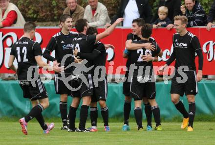 Fussball Unterliga Ost. St. Jakob/Rosental gegen Alpe Adria. Torjubel (St. Jakob). St. Jakob, am 26.9.2015.
Foto: Kuess
---
pressefotos, pressefotografie, kuess, qs, qspictures, sport, bild, bilder, bilddatenbank