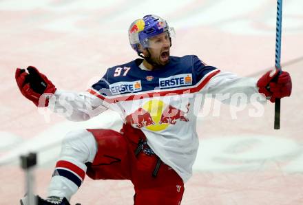 EBEL. Eishockey Bundesliga. EC VSV gegen EC Red Bull Salzburg.  Torjubel Pehr Ledin (Salzburg). Villach, am 27.9.2015.
Foto: Kuess 


---
pressefotos, pressefotografie, kuess, qs, qspictures, sport, bild, bilder, bilddatenbank