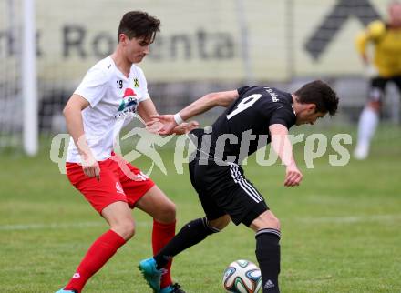 Fussball Unterliga Ost. St. Jakob/Rosental gegen Alpe Adria. Manuel Alexander Schuettelkopf,  (St. Jakob), Dominic Oraze (Alpe Adria). St. Jakob, am 26.9.2015.
Foto: Kuess
---
pressefotos, pressefotografie, kuess, qs, qspictures, sport, bild, bilder, bilddatenbank