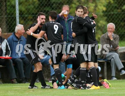 Fussball Unterliga Ost. St. Jakob/Rosental gegen Alpe Adria. Torjubel (St. Jakob). St. Jakob, am 26.9.2015.
Foto: Kuess
---
pressefotos, pressefotografie, kuess, qs, qspictures, sport, bild, bilder, bilddatenbank