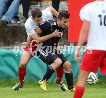 Fussball Unterliga Ost. St. Jakob/Rosental gegen Alpe Adria. Robert Thomas Koller,  (St. Jakob), Florian Matthias Novak (Alpe Adria). St. Jakob, am 26.9.2015.
Foto: Kuess
---
pressefotos, pressefotografie, kuess, qs, qspictures, sport, bild, bilder, bilddatenbank