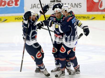 EBEL. Eishockey Bundesliga. EC VSV gegen EC Red Bull Salzburg. Torjubel Valentin Leiler, Adis Alagic, Markus Schlacher (VSV). Villach, am 27.9.2015.
Foto: Kuess 


---
pressefotos, pressefotografie, kuess, qs, qspictures, sport, bild, bilder, bilddatenbank