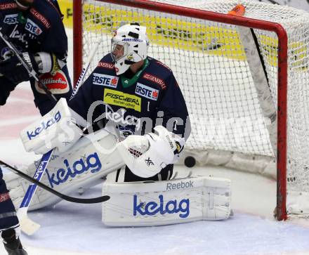 EBEL. Eishockey Bundesliga. EC VSV gegen EC Red Bull Salzburg. Jean Philippe Lamoureux (VSV). Villach, am 27.9.2015.
Foto: Kuess 


---
pressefotos, pressefotografie, kuess, qs, qspictures, sport, bild, bilder, bilddatenbank