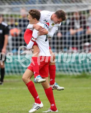 Fussball Unterliga Ost. St. Jakob/Rosental gegen Alpe Adria. Torjubel Lukas Hoeberl, Philipp Hoeberl (Alpe Adria). St. Jakob, am 26.9.2015.
Foto: Kuess
---
pressefotos, pressefotografie, kuess, qs, qspictures, sport, bild, bilder, bilddatenbank