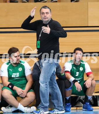 Handball Bundesliga. schlafraum.at Kaernten gegen UHC SISPO Gaenserndorf. Trainer Bostjan Strasek (schlafraum.at). Viktring, am 4.10.2015.
Foto: Kuess
---
pressefotos, pressefotografie, kuess, qs, qspictures, sport, bild, bilder, bilddatenbank