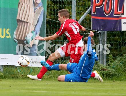 Fussball. Unterliga Ost. Ludmannsdorf gegen Sele Zell. Oswin Rupp  (Ludmannsdorf), Martin Kelih (Sele Zell). Ludmannsdorf, 4.10.2015.
Foto: Kuess
---
pressefotos, pressefotografie, kuess, qs, qspictures, sport, bild, bilder, bilddatenbank