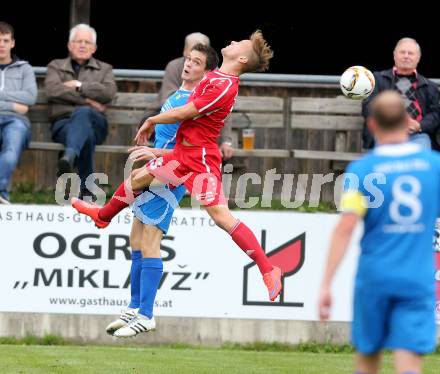 Fussball. Unterliga Ost. Ludmannsdorf gegen Sele Zell. Michael Augustin Jakopitsch (Ludmannsdorf), Gabriel Gregorn (Sele Zell). Ludmannsdorf, 4.10.2015.
Foto: Kuess
---
pressefotos, pressefotografie, kuess, qs, qspictures, sport, bild, bilder, bilddatenbank